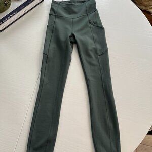 Lululemon NWT size 0 Invigorate HR Tight 25” army green